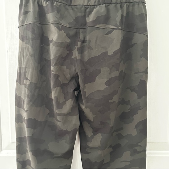 Lululemon On The Fly Joggers - Picture 8 of 9